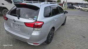 Toyota Corolla Fielder 2017 Silver