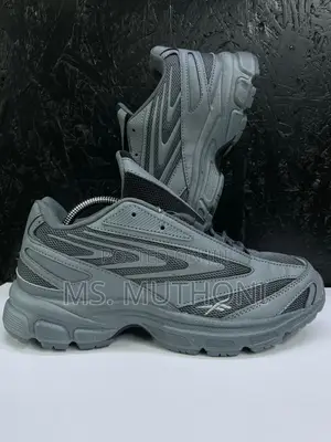 Reebok Premier* *_Size : 40-45_*