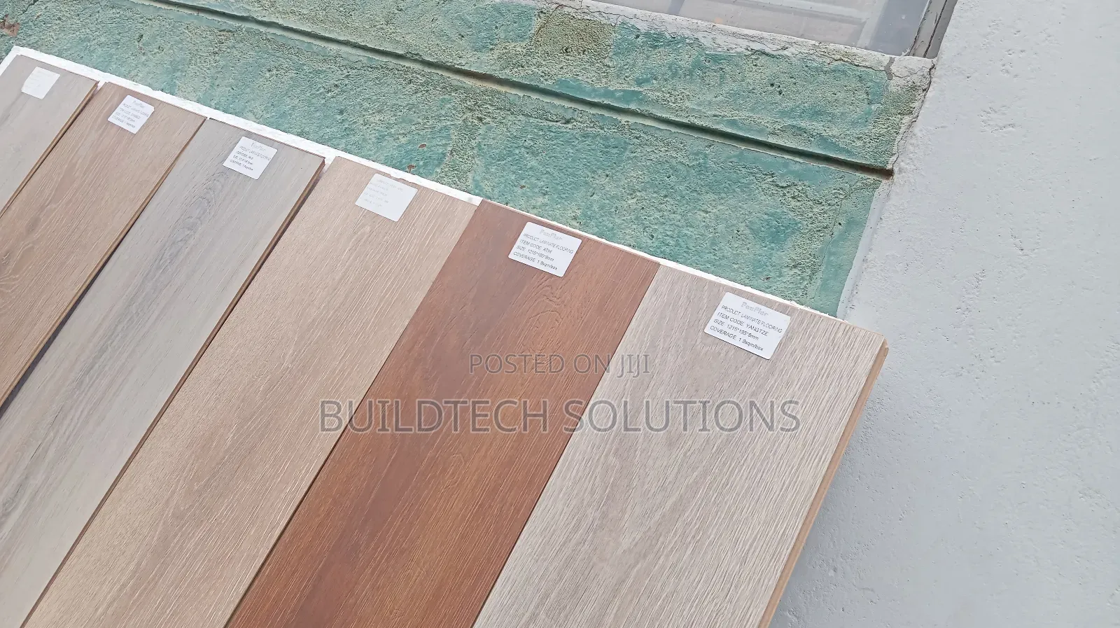 Laminates Flooring.