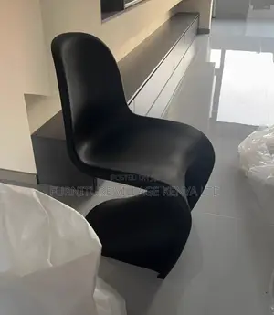 Dining Chair:Armless Plastic Black Outdoor Dining Area Stool