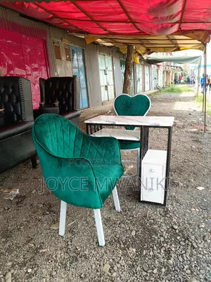 Manicure Set, Green Seats 