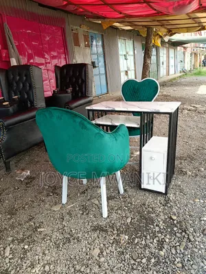 Manicure Set, Green Seats 