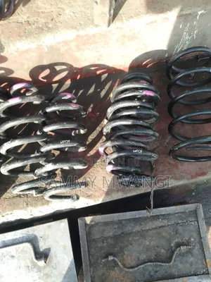 Toyota Harrier Voxy Rear Springs for Ground Clearance 2500