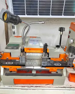 Heavy Duty Key Cutting Machine