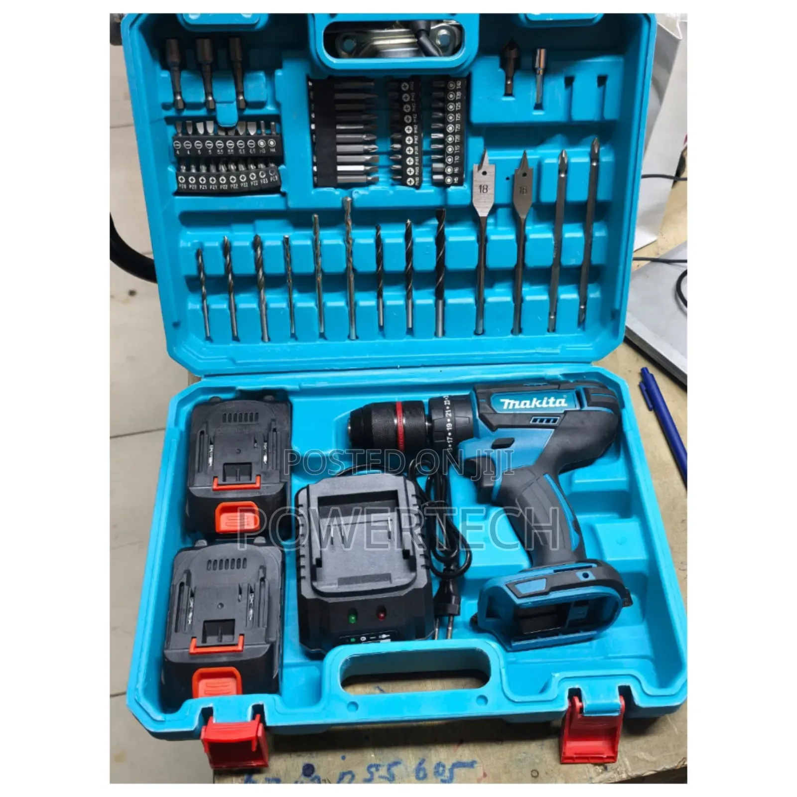 Makita 88v Cordless Hammer Drill With Accessories