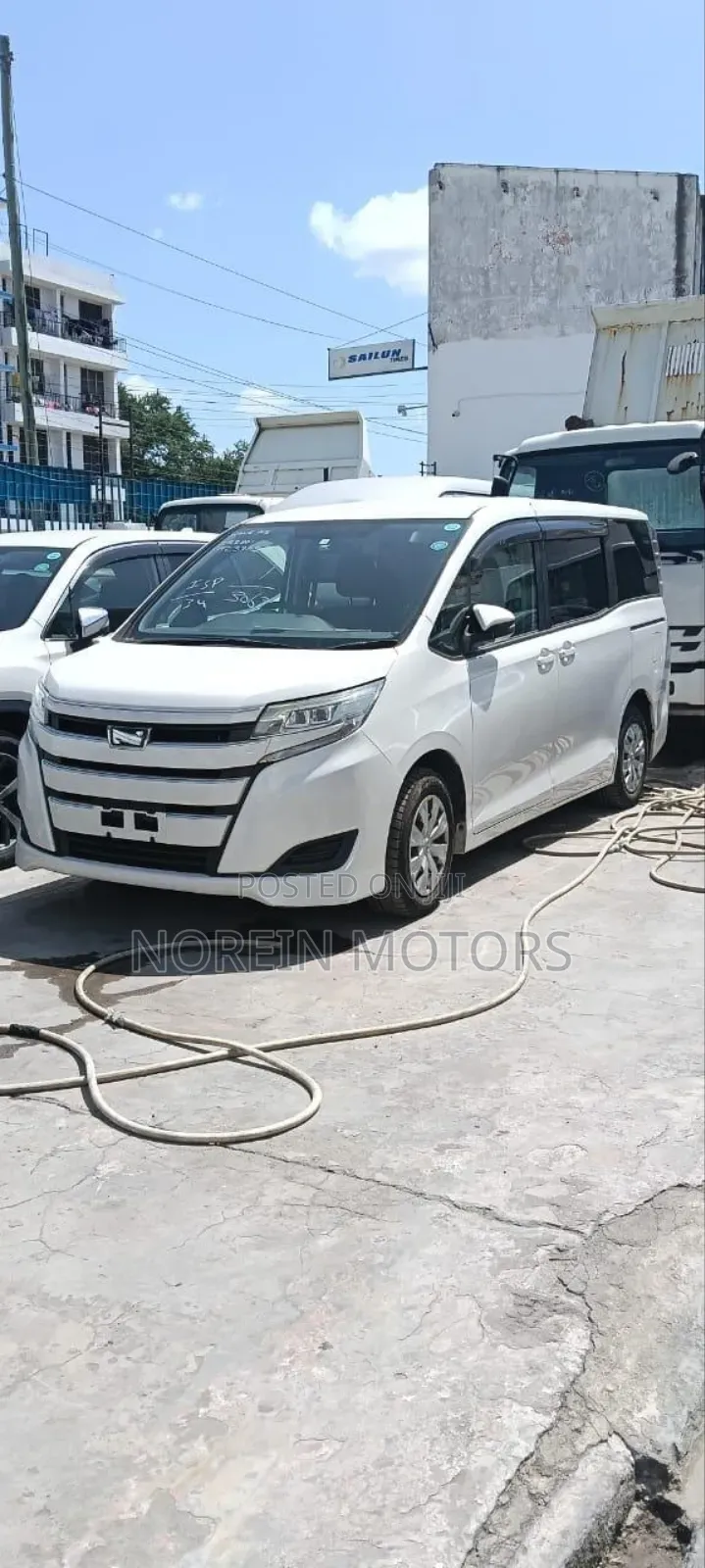 Toyota Noah 2018 White