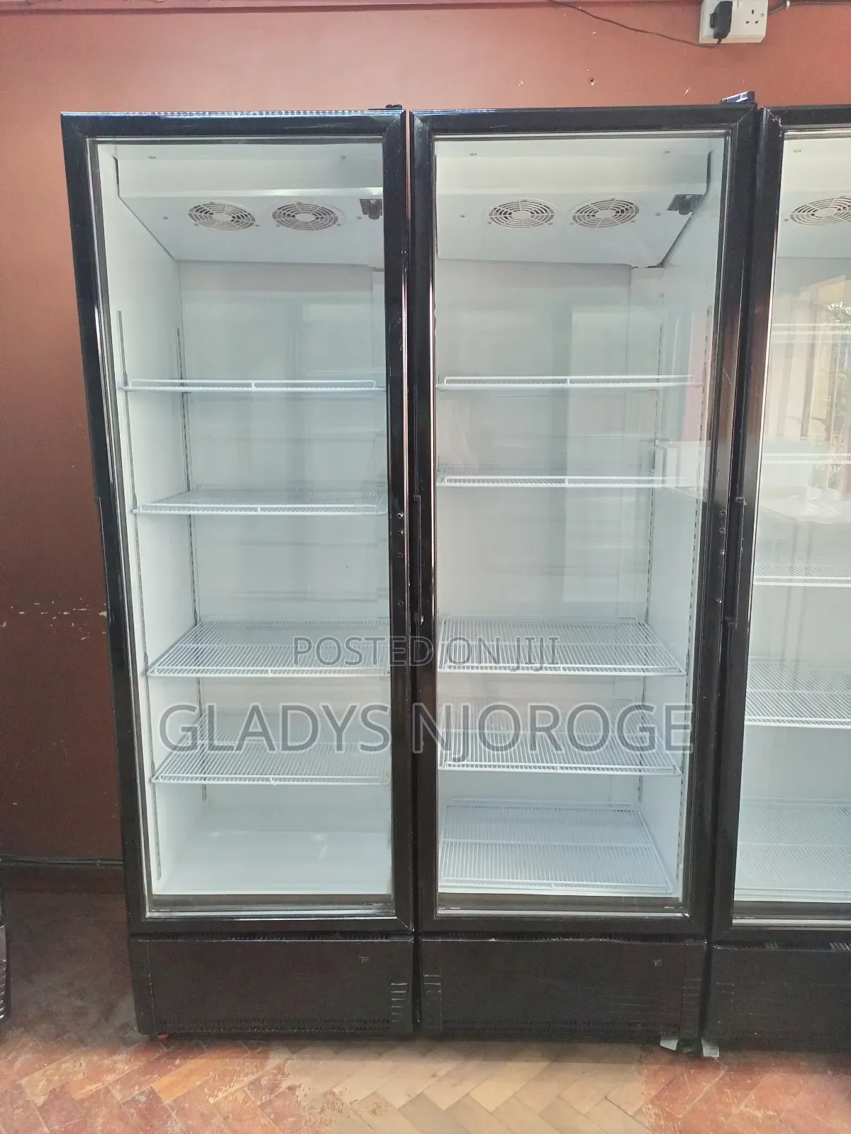 (5tray,) Display Fridge/ Perfect Performance.