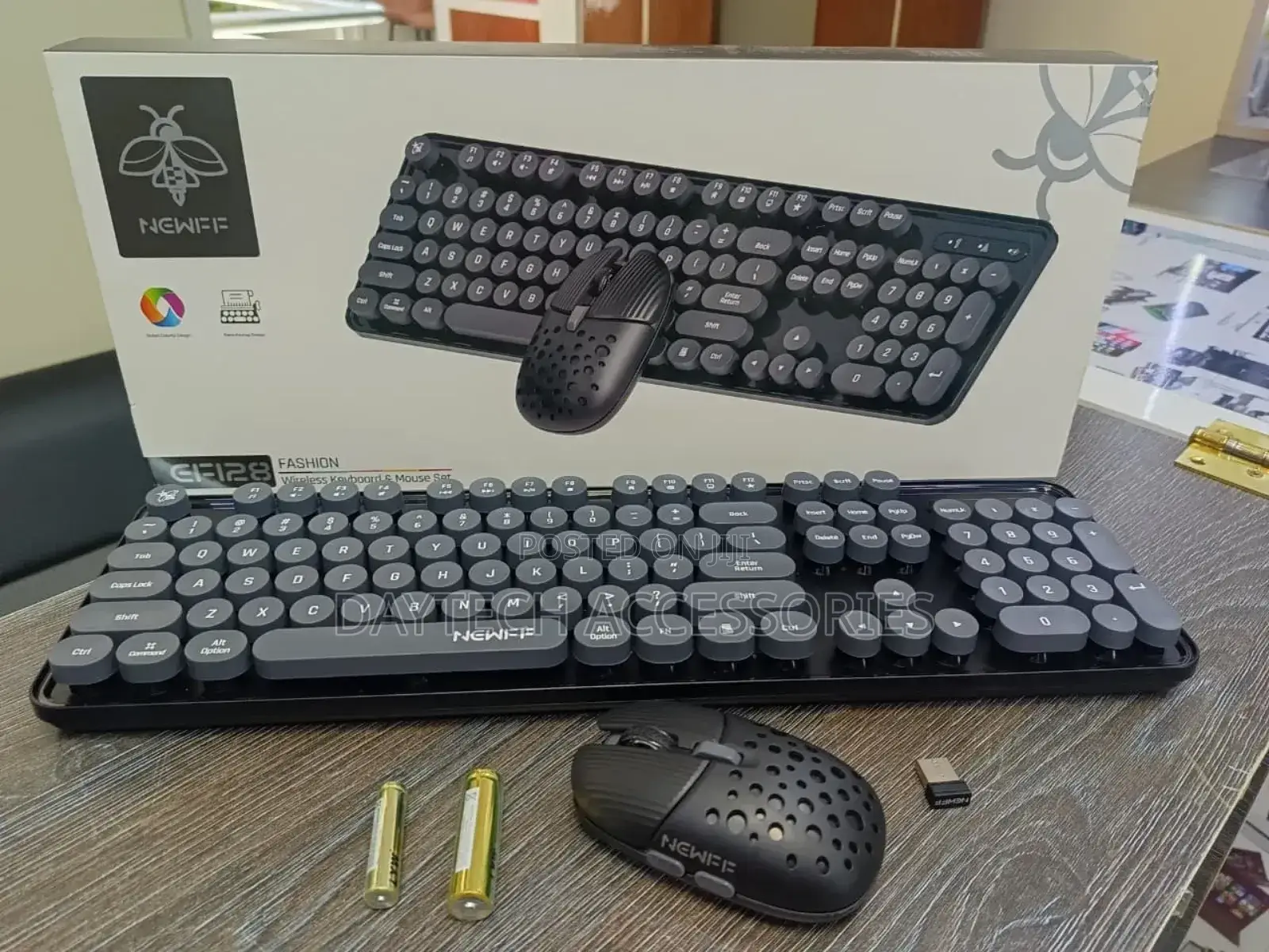 Wireless Keyboard and Mouse Plug and Play Numeric Keypad