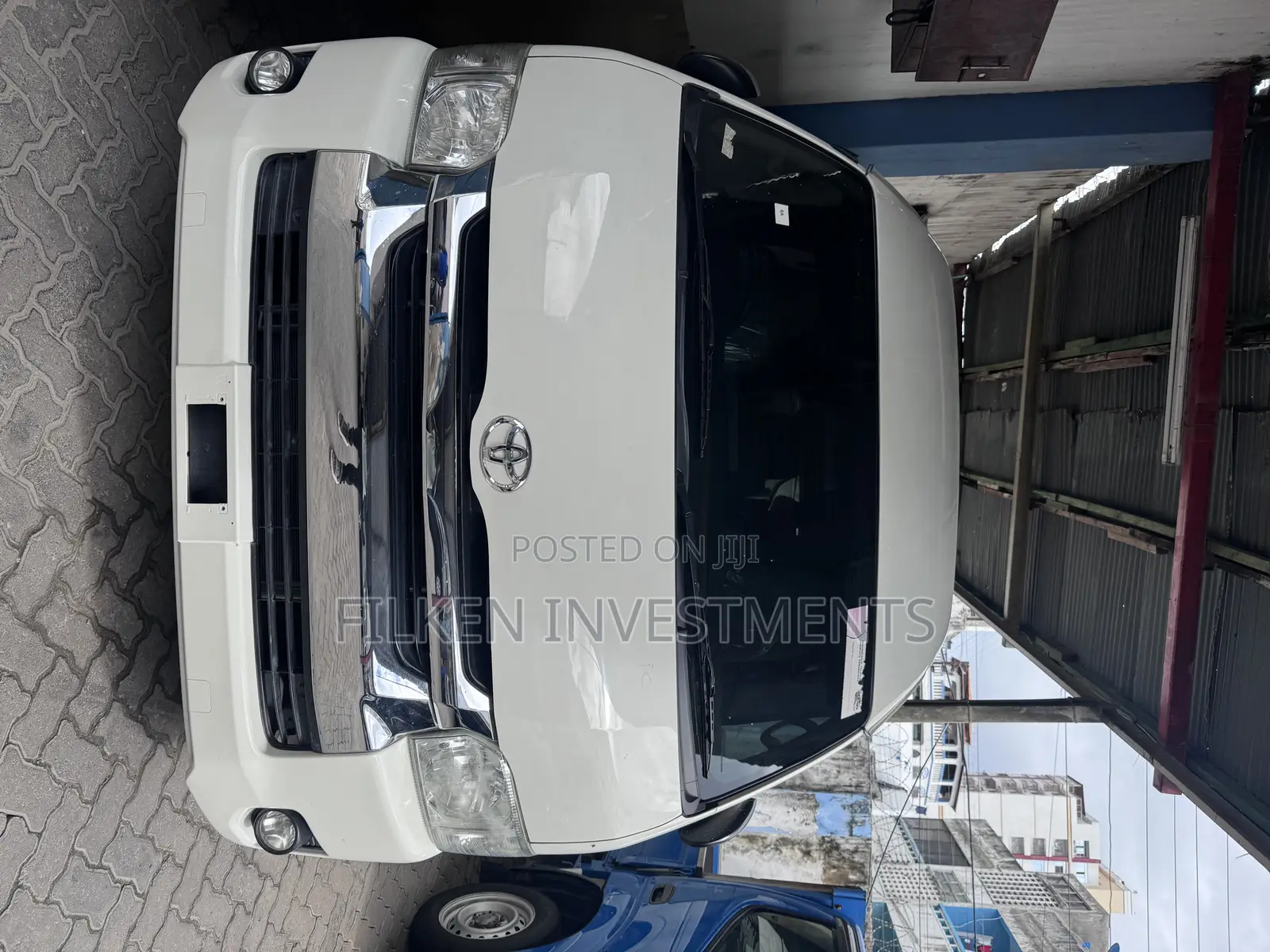 Toyota HiAce 2019 White