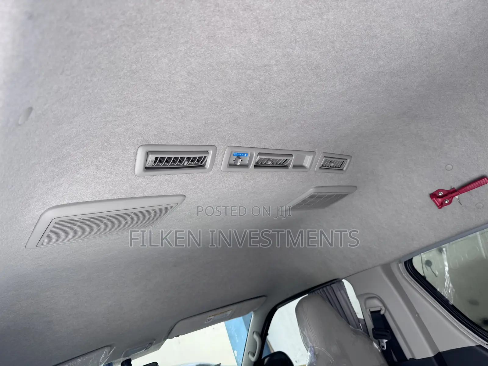 Toyota HiAce 2019 White