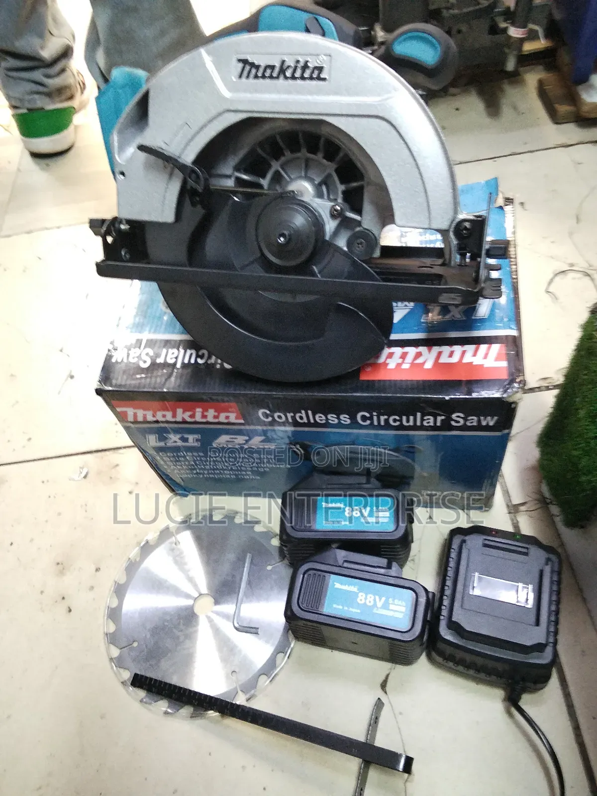 Cordless Circular Saw