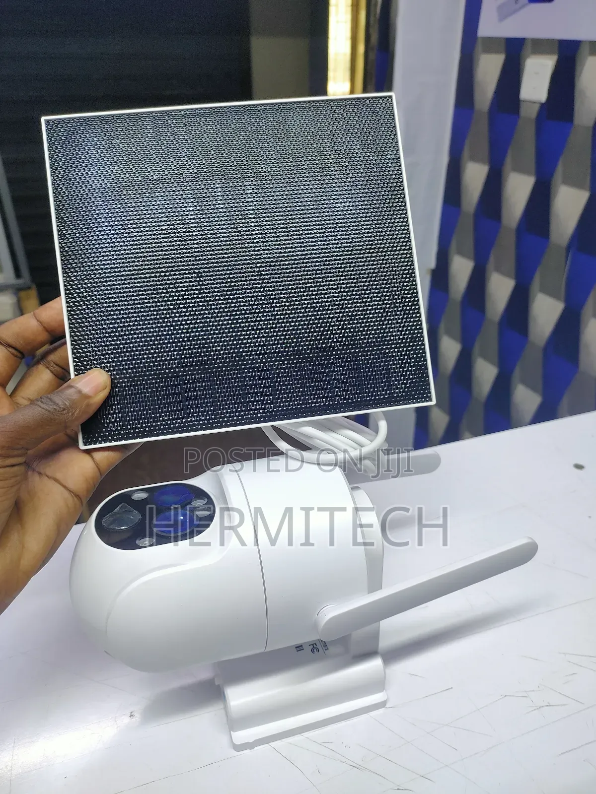 Ai Solar Battery Powered Mini PTZ Camera Ubox