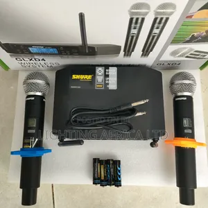 Shure Dynamic Digital Wireless Microphone 200m Frequency