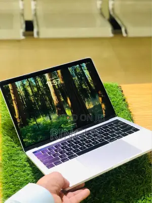 Laptop Apple MacBook 2019 16GB Intel Core I7 SSD 256GB