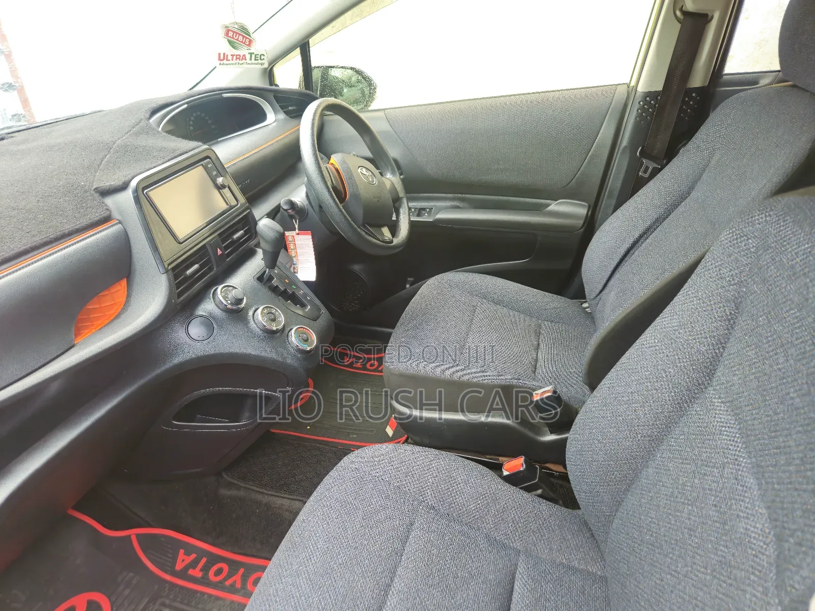 Toyota Sienta 2017