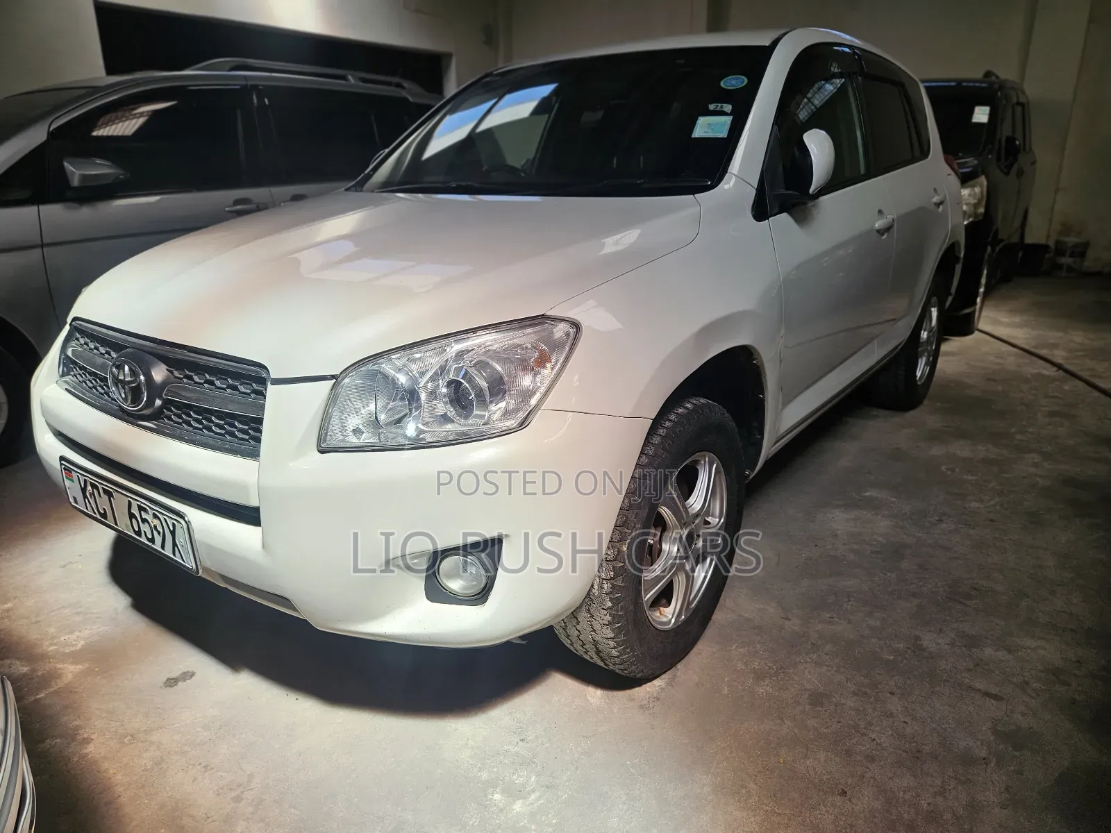 Toyota RAV4 2011 White
