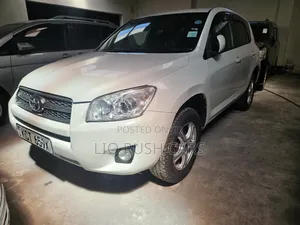 Toyota RAV4 2011 White