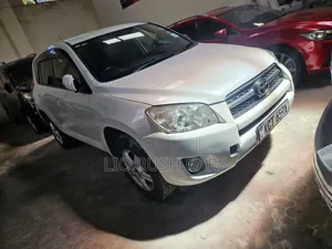Toyota RAV4 2011 White