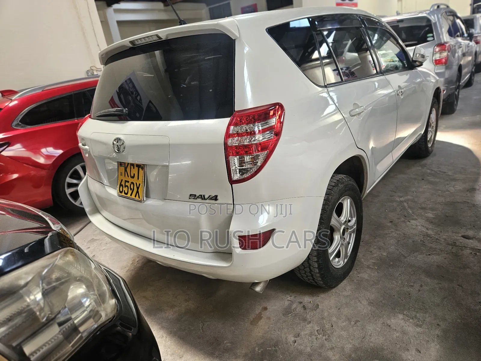 Toyota RAV4 2011 White