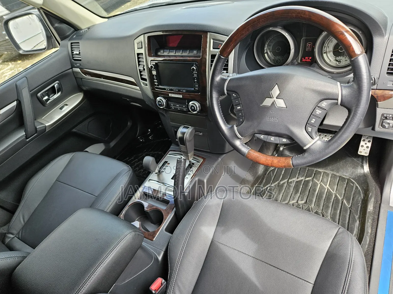 Mitsubishi Pajero 2019 Silver