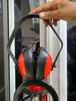 Ear Muffs With Rotatable Ear Cups