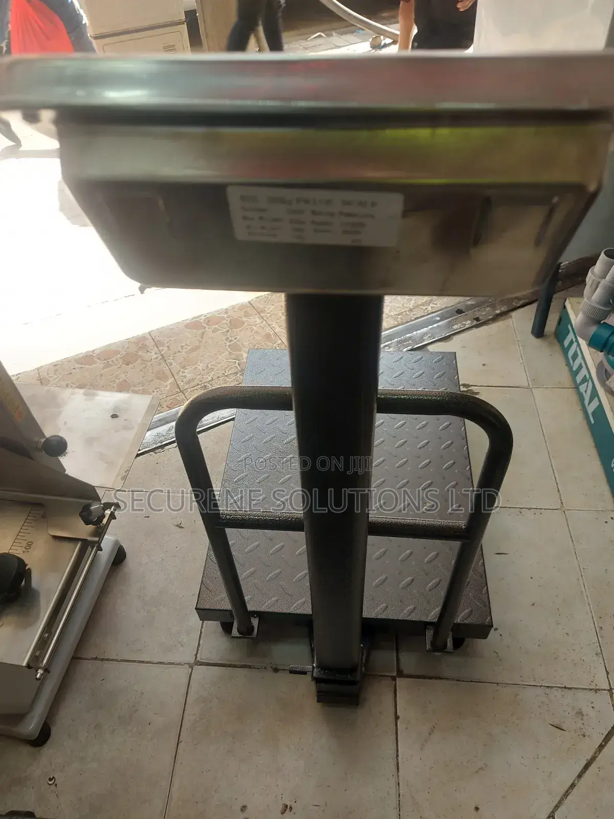 300kg Digital Platform Weighing Scale With a Large Base.