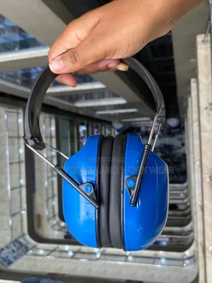 Ear Muffs With High Noise Cancellation