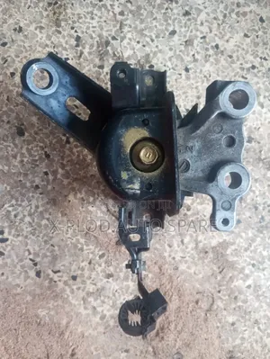 Toyota (Allion, Premio, Wish, Rumion-2zr Engine Mountaining