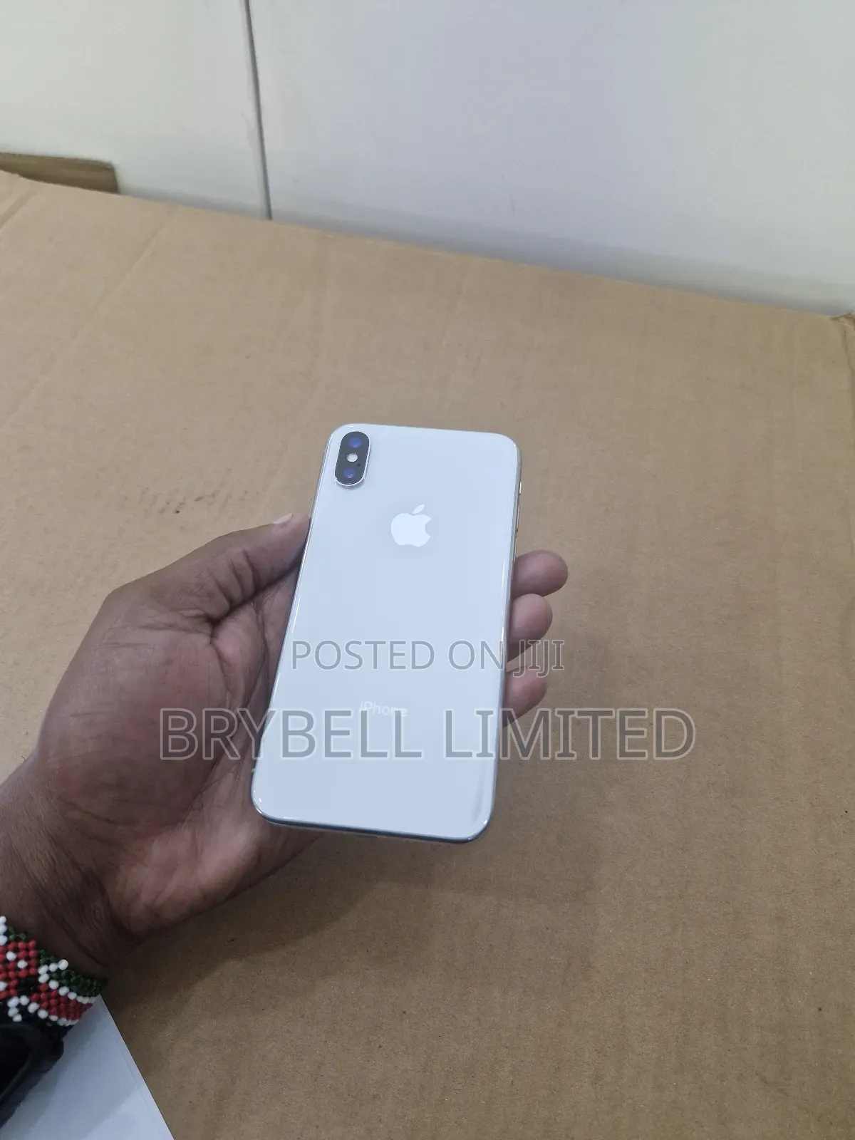 Apple iPhone X 64 GB White
