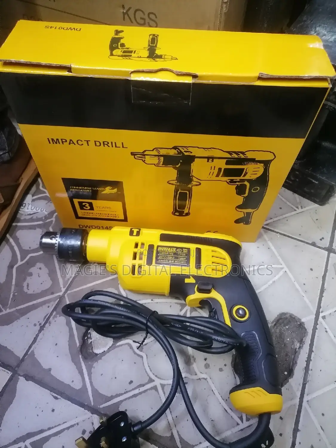 Long Lasting 700w Dewalt Impact Drill