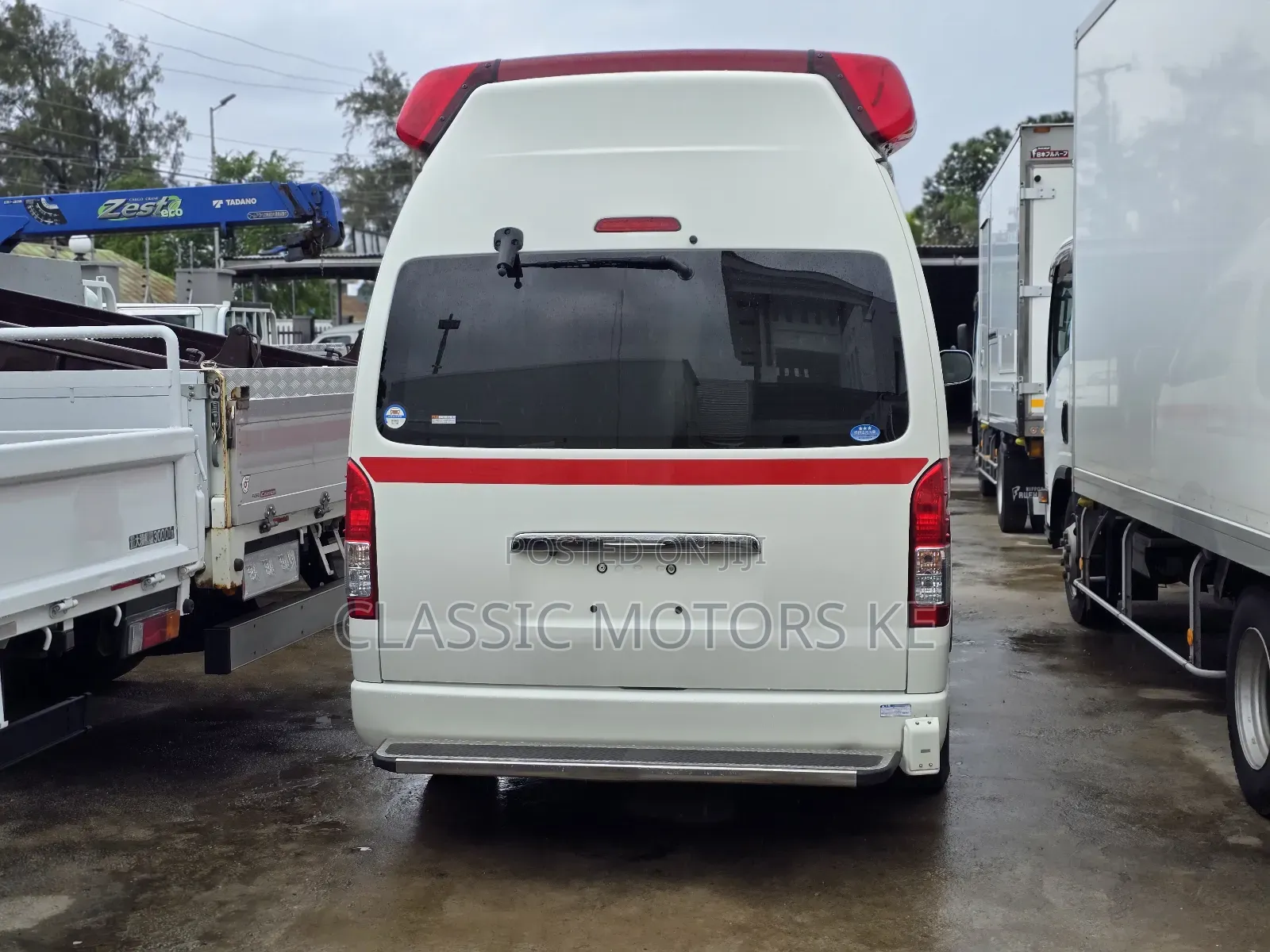 Toyota HiAce 2018 White