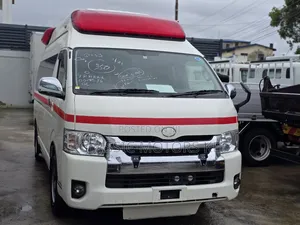 Toyota HiAce 2018 White
