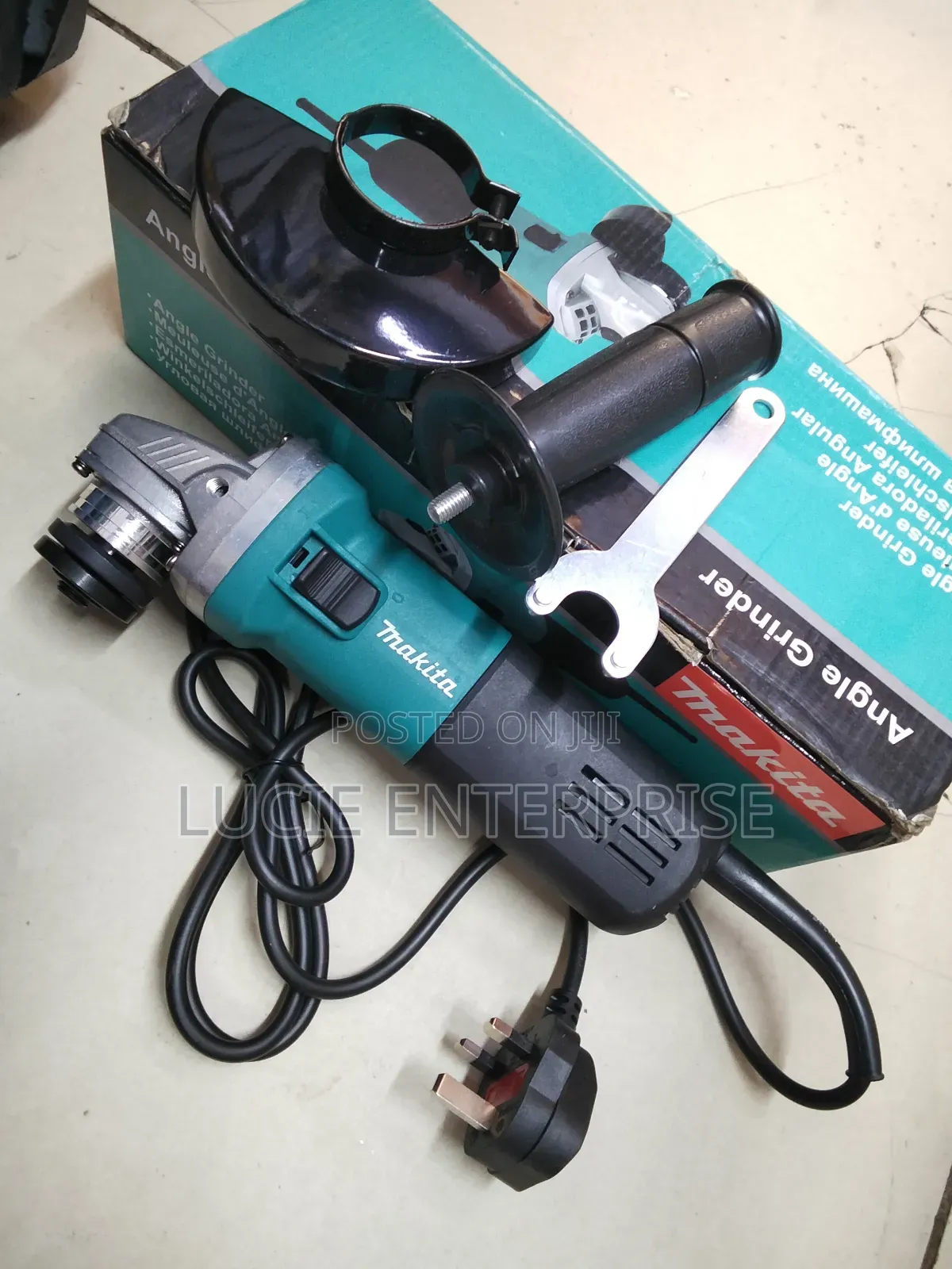 Makita Angle Grinder 4inch 810watts