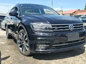 Volkswagen Tiguan 2.0T SEL R-Line AWD 4MOTION 2019 Matt Black