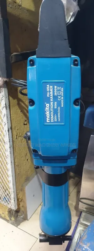 Makita Demolition Hammer 2600w