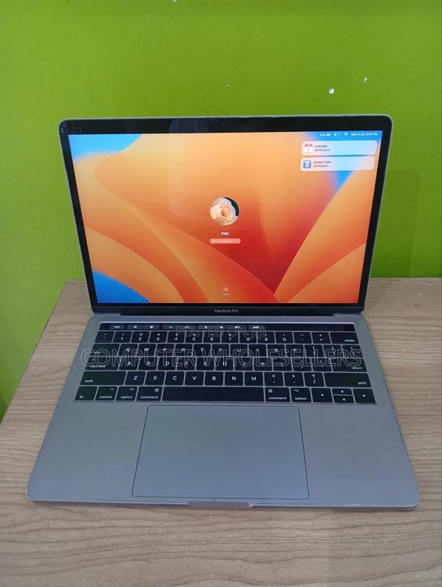 Laptop Apple MacBook Pro 2017 16GB Intel Core I7 SSD 256GB