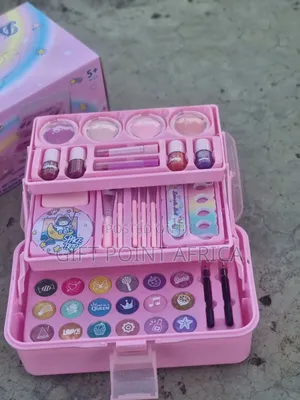 Make Up Kit With Real Makeup and Packing Case