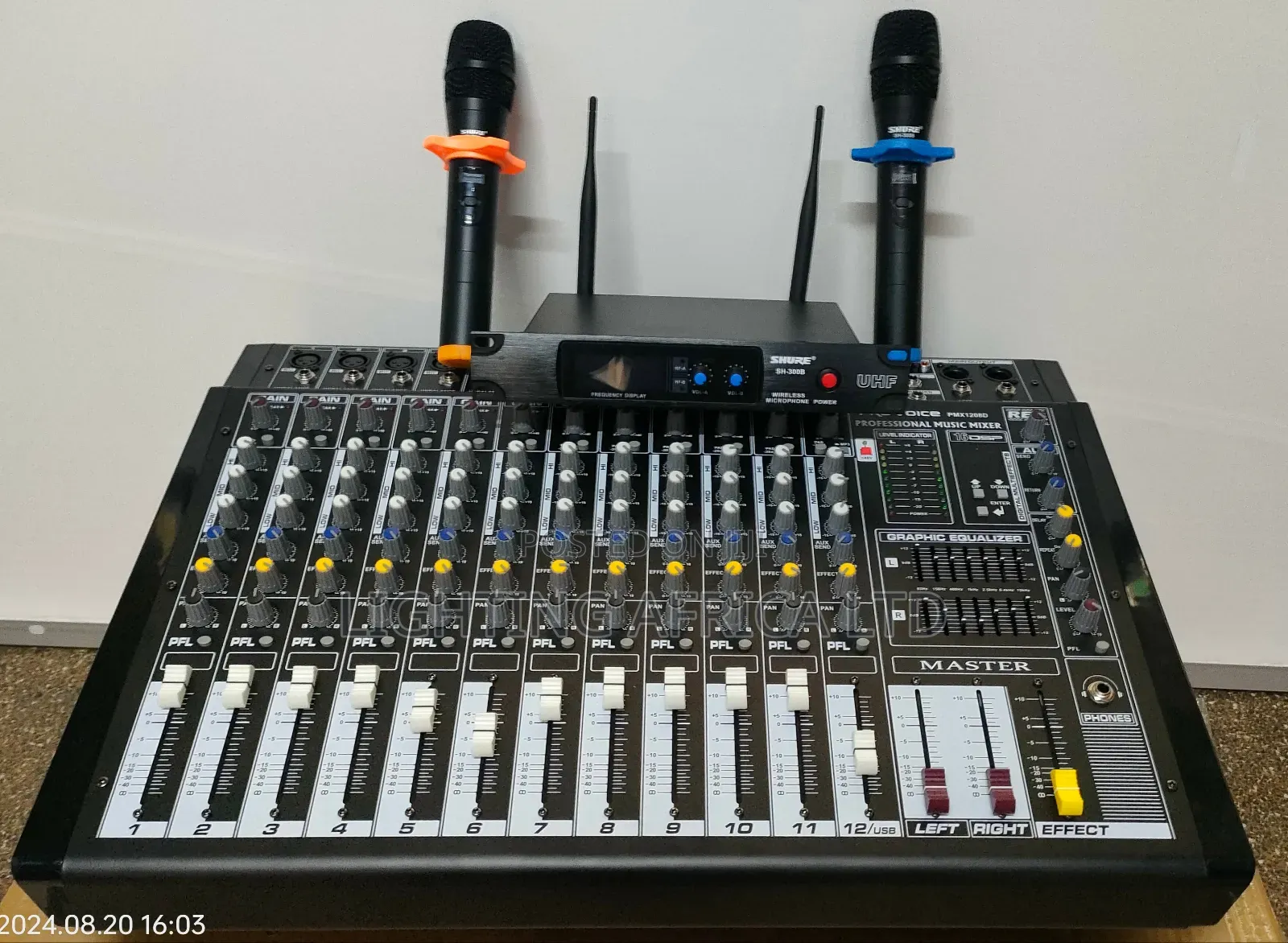 12 Channel Powered Mixer Usb/Bluetooth Wireless Microphone