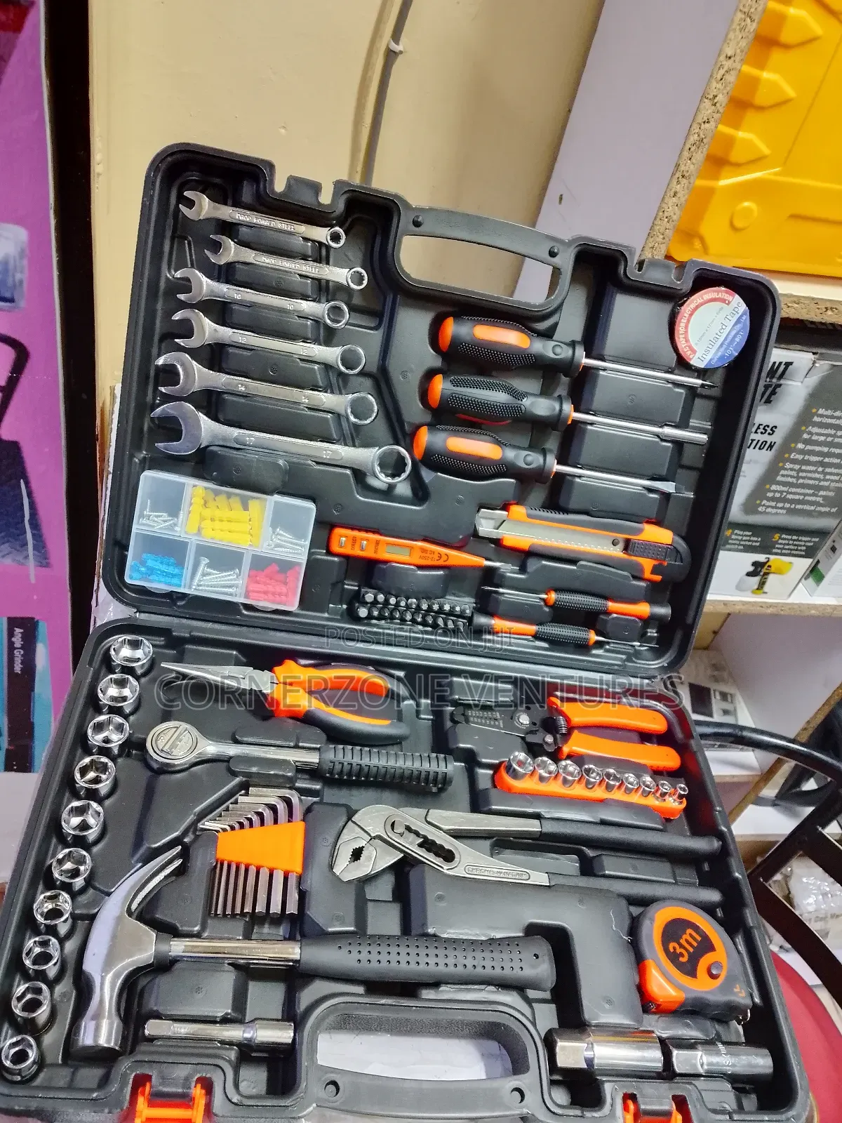 Toolbox / Toolkit