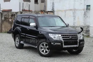 Mitsubishi Pajero 2018 Black
