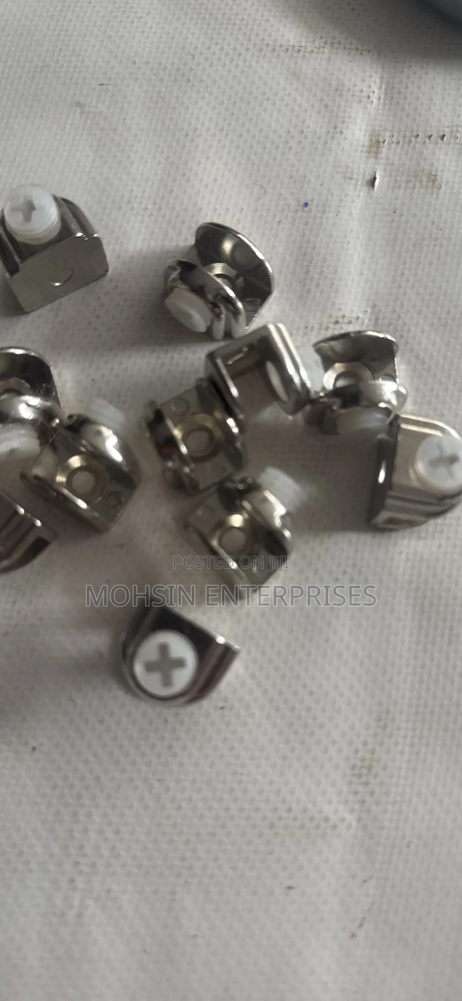 Glass Bracket Minimum 50 Pieces