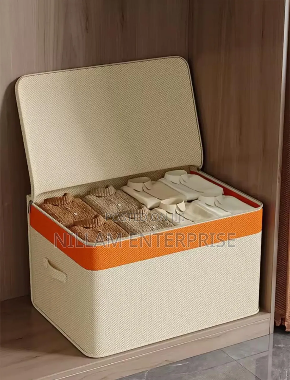 Canvas Quilt /Clothing Storage Organizer.