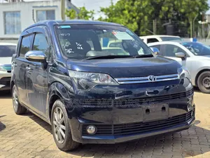 Toyota Spade 1.5 2018 Blue