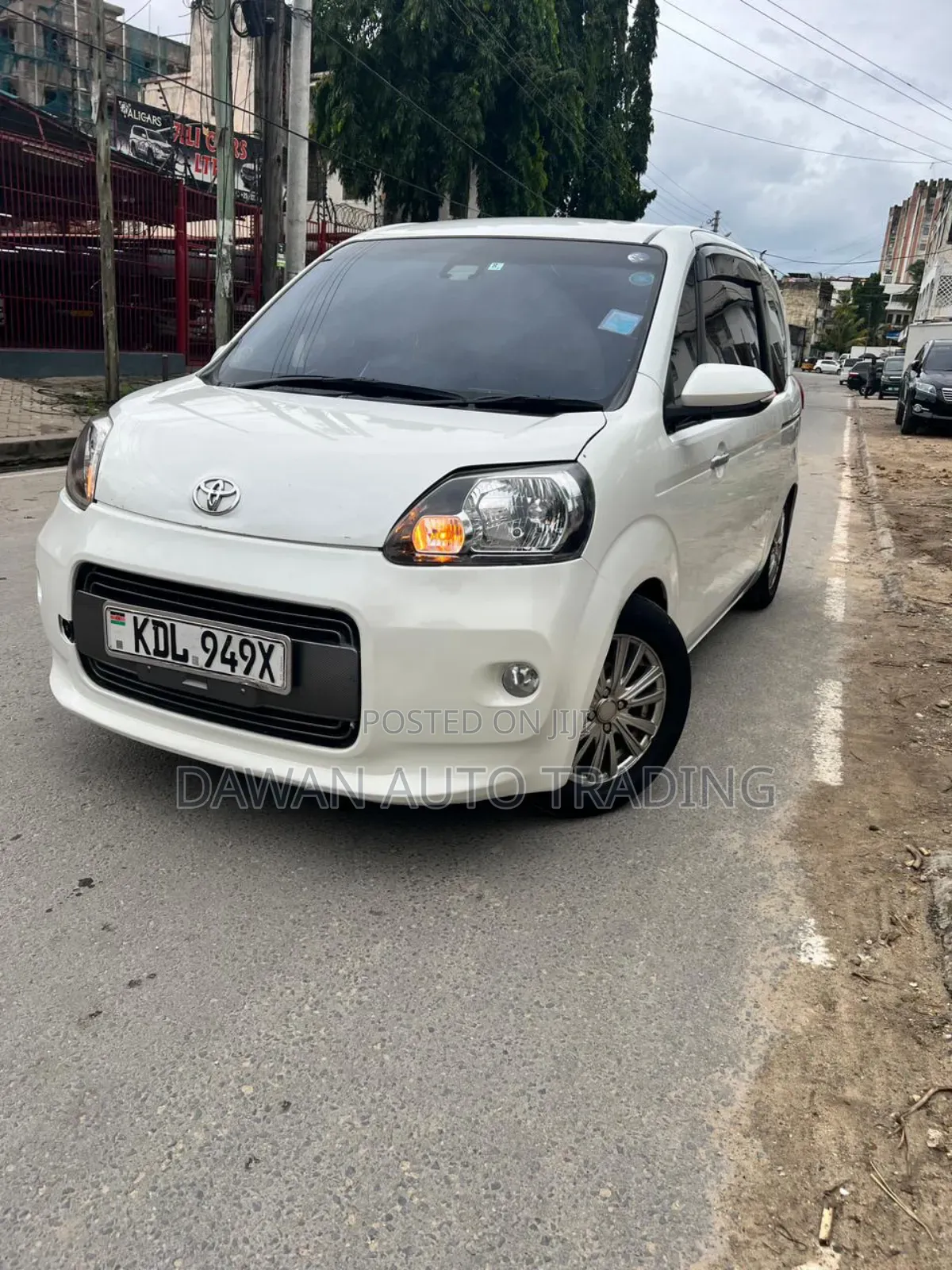 Toyota Porte 2016 White