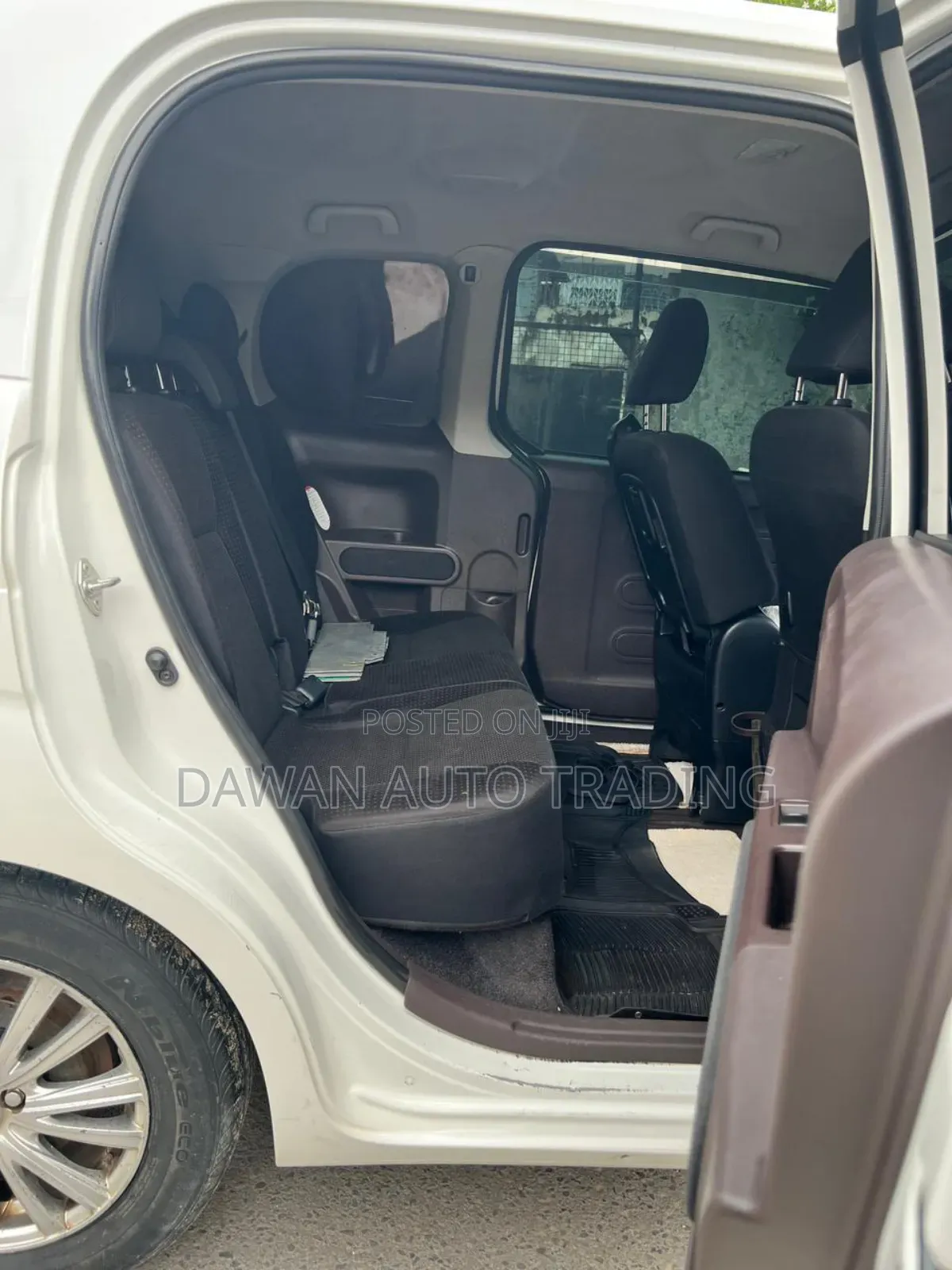 Toyota Porte 2016 White