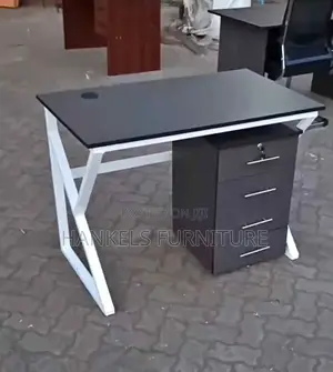 Metallic Stand Office Table