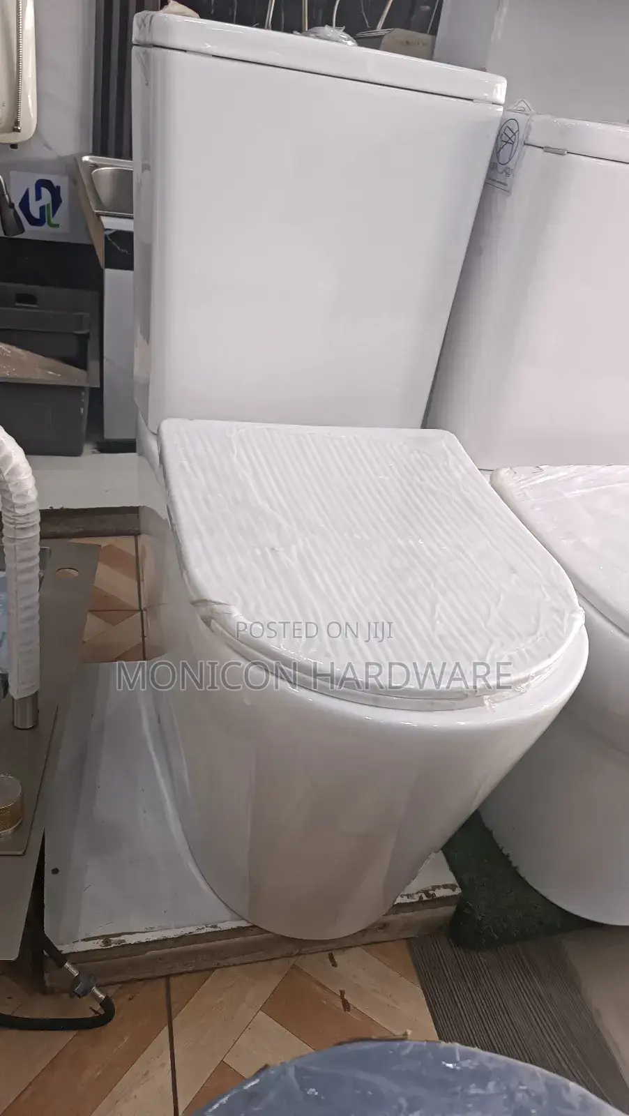 Two Body Close Couple