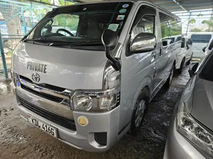 Toyota HiAce 2016 Silver