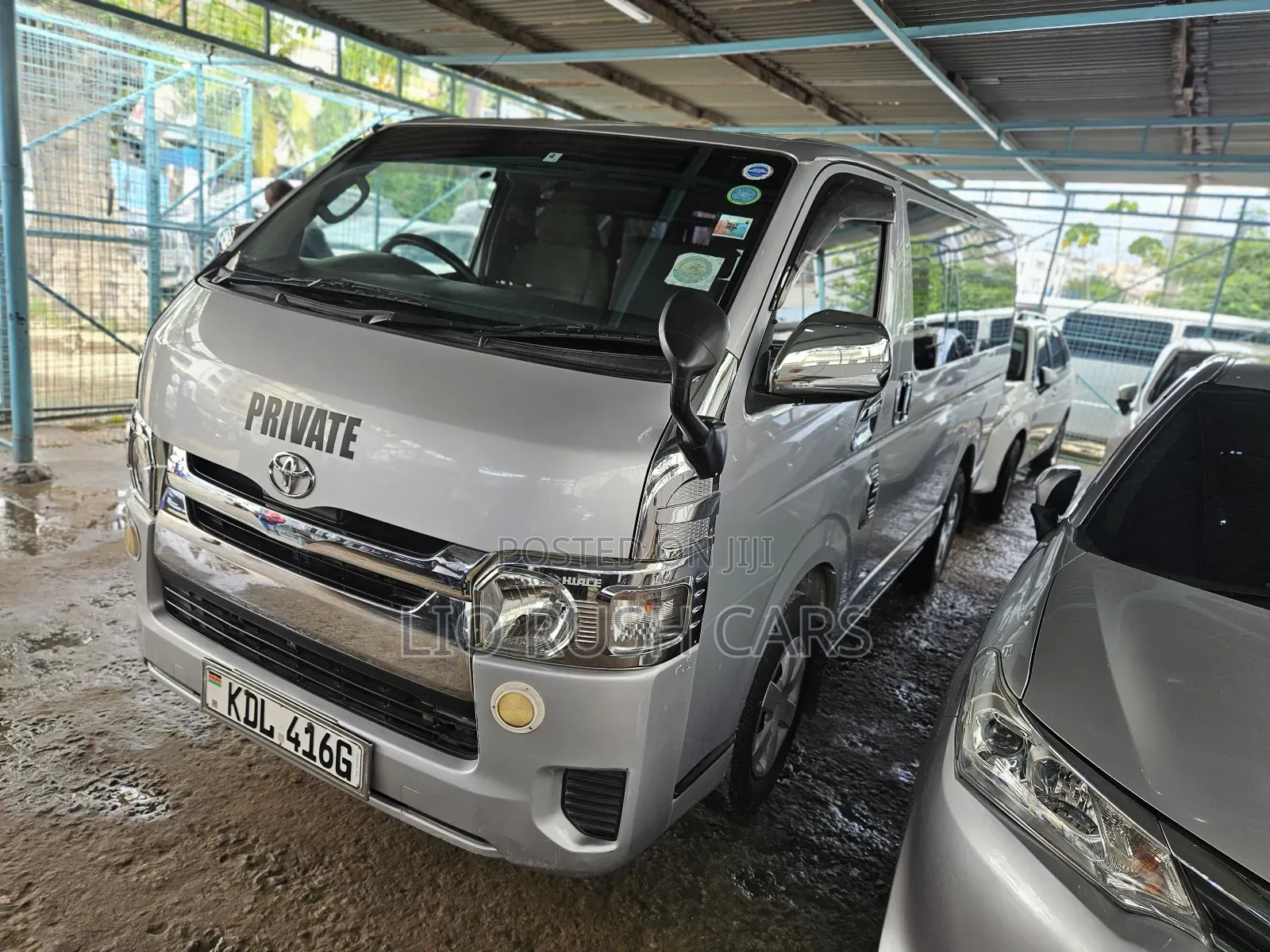 Toyota HiAce 2016 Silver