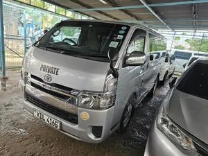 Toyota HiAce 2016 Silver